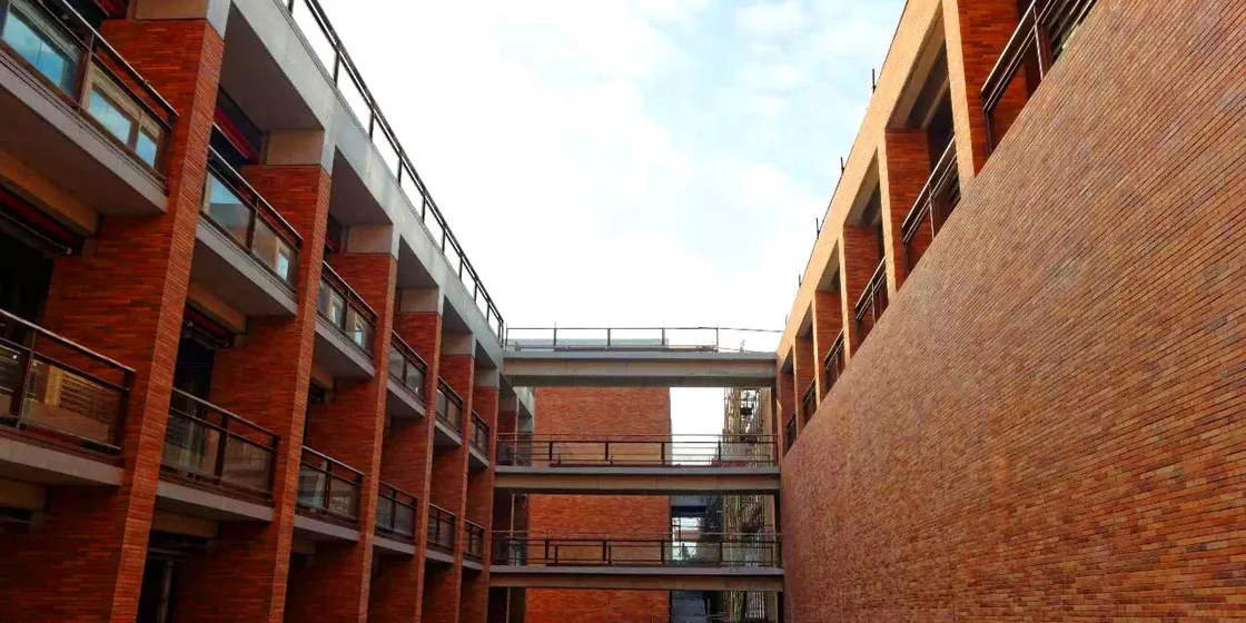 Crland University (1)