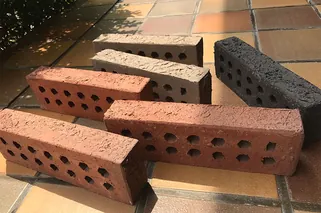 Advantages of clay facing brick over thin clay brick