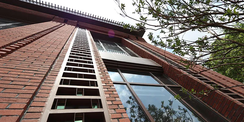 Zhonghai Bay Sales Center (3)