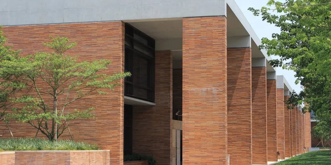 Crland University (5)
