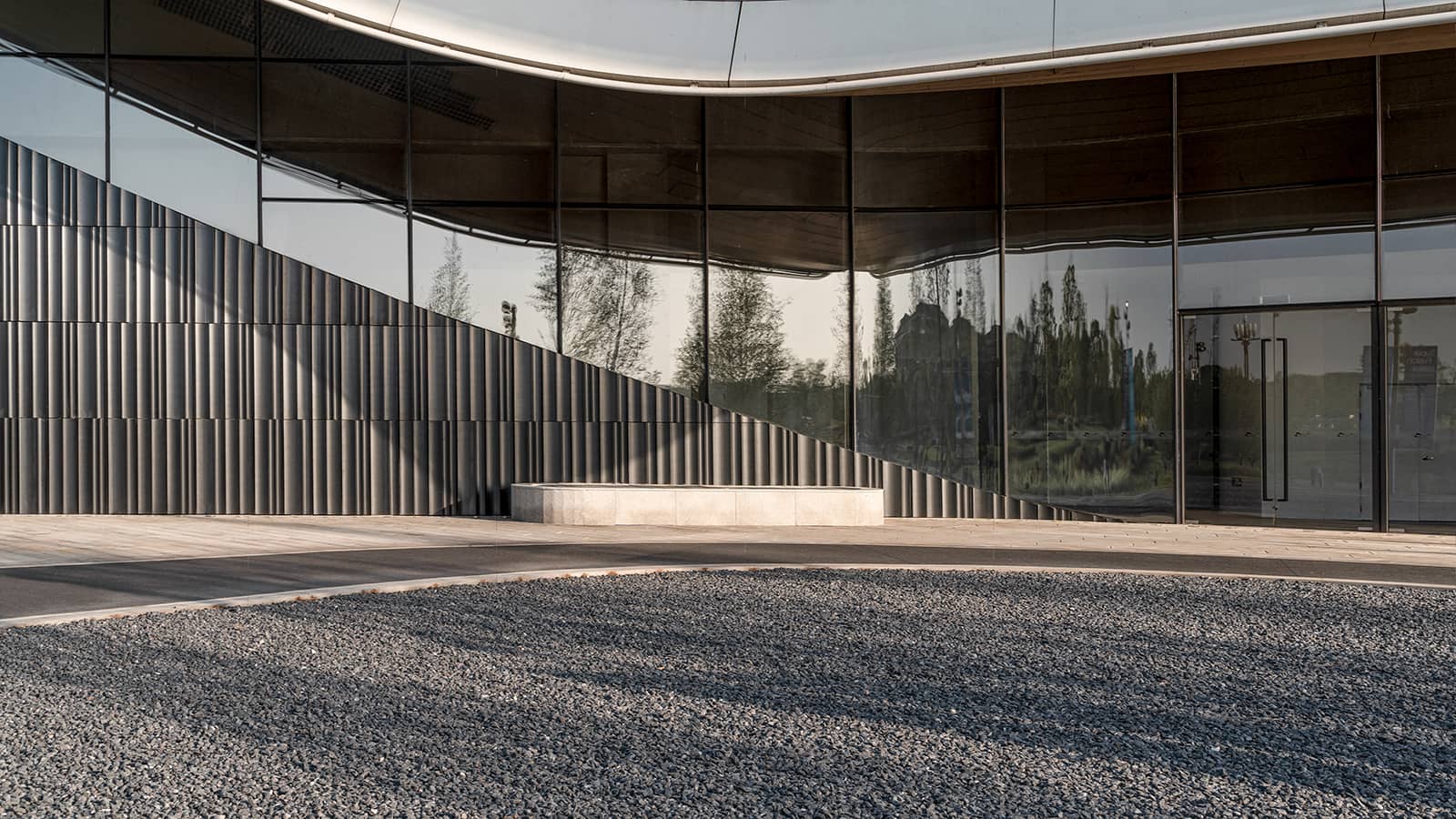 Light and shadow visual effects on Glazed Facade.jpg