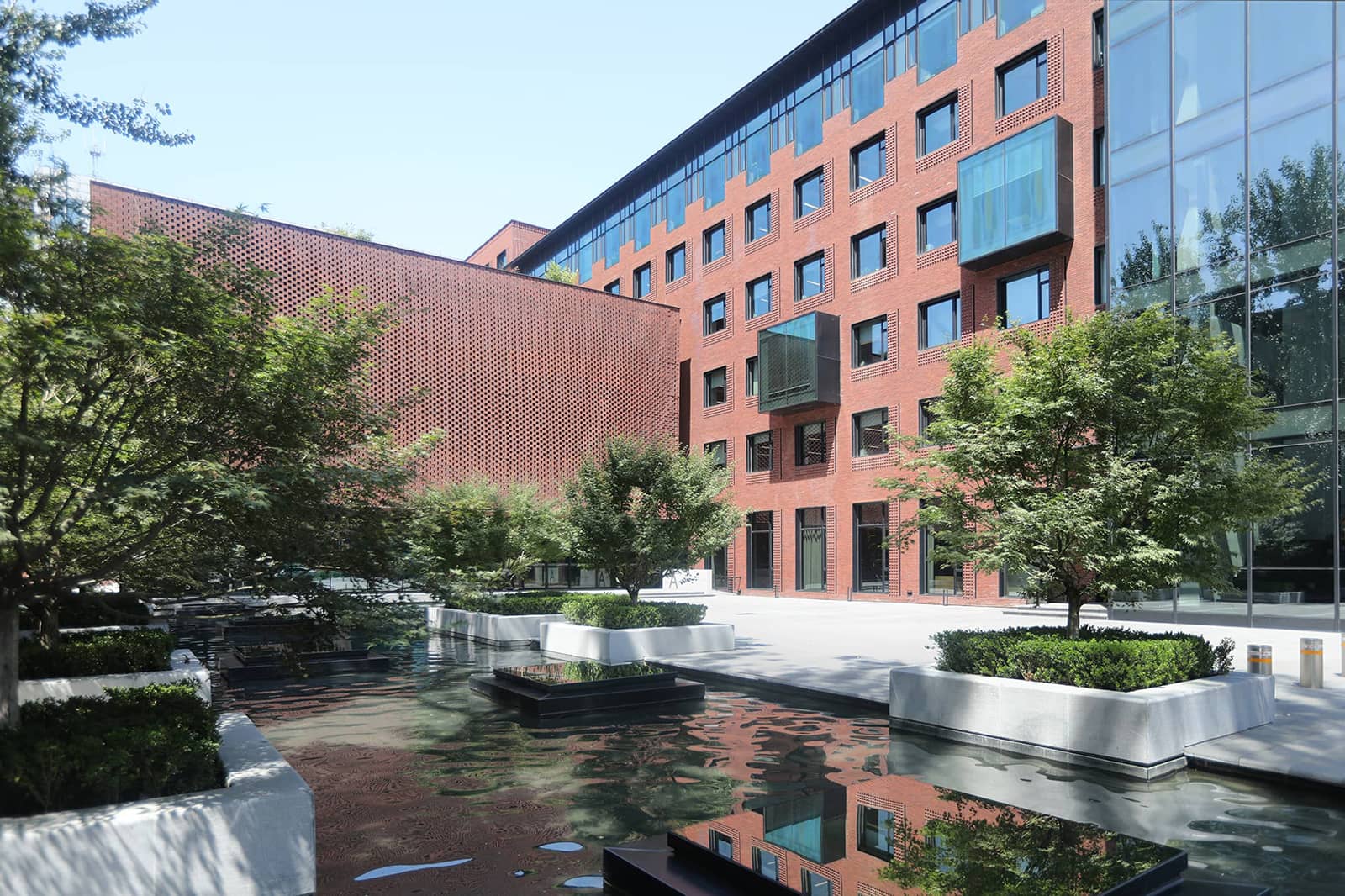 Envelope of the inner courtyard and the library.jpg