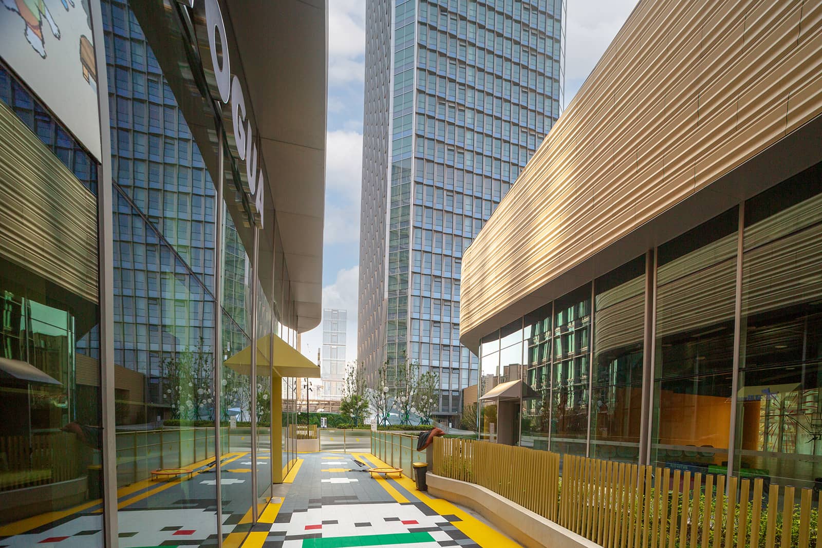 Top floor design of Joy City commercial center.jpg