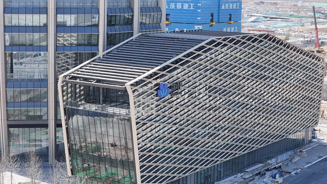 Rods for the podium’s front and rear façades.jpg
