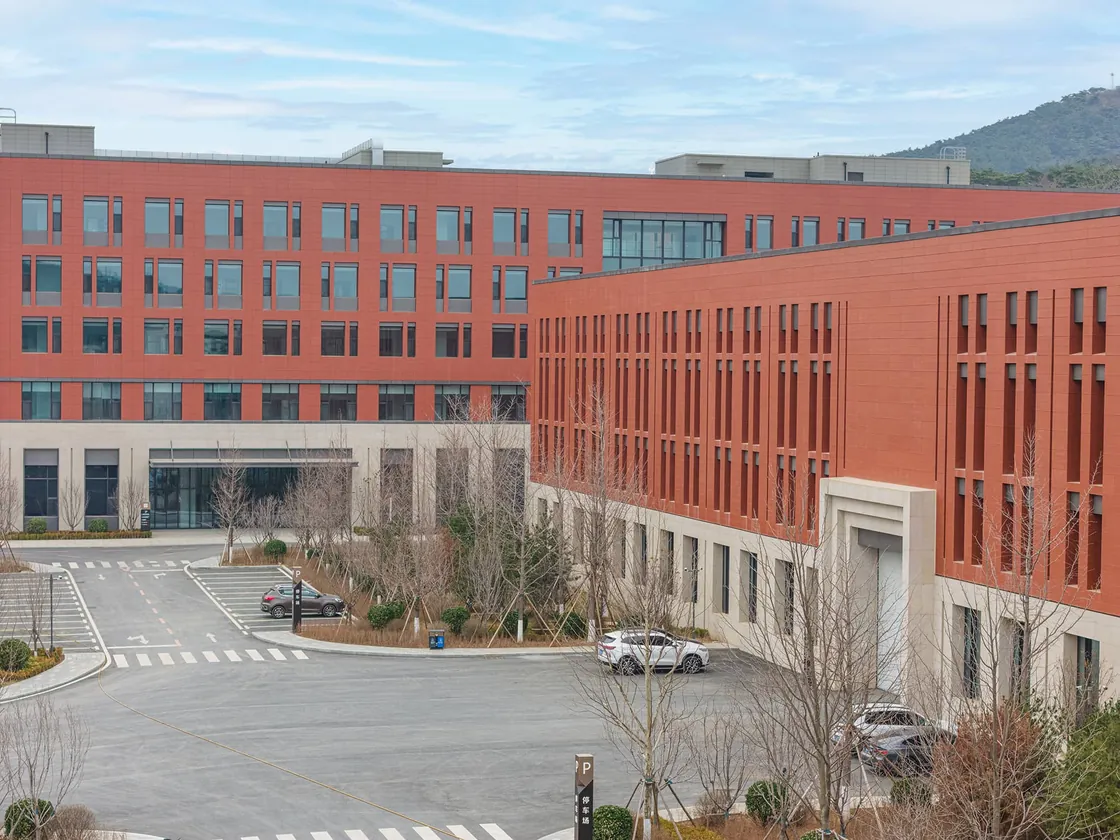 The Teaching building for laboratories utilizes a terracotta rainscreen cladding system.jpg